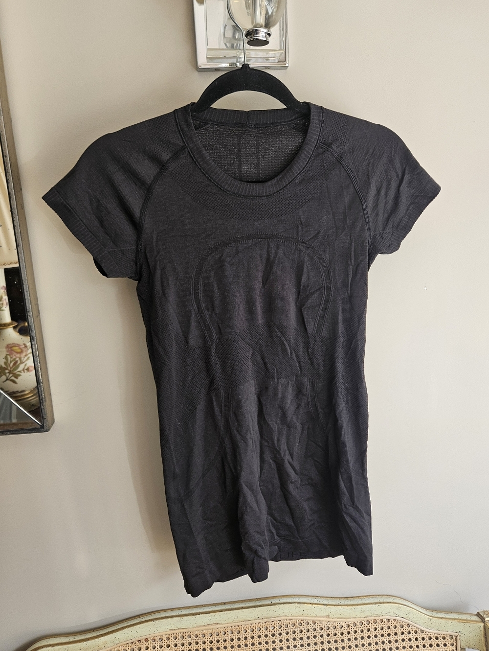 Lululemon Black Swiftly Tech Short Sleeve Shirt - Size 6